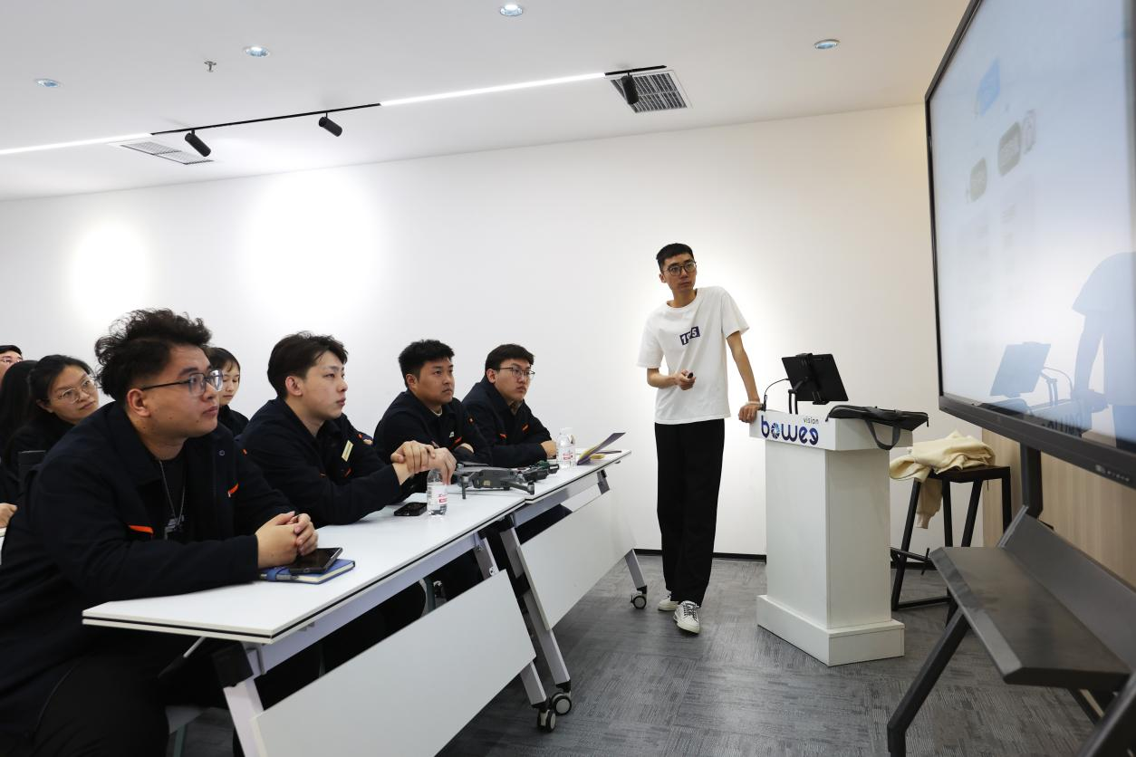维多利亚老品牌vic(集团)官方网站