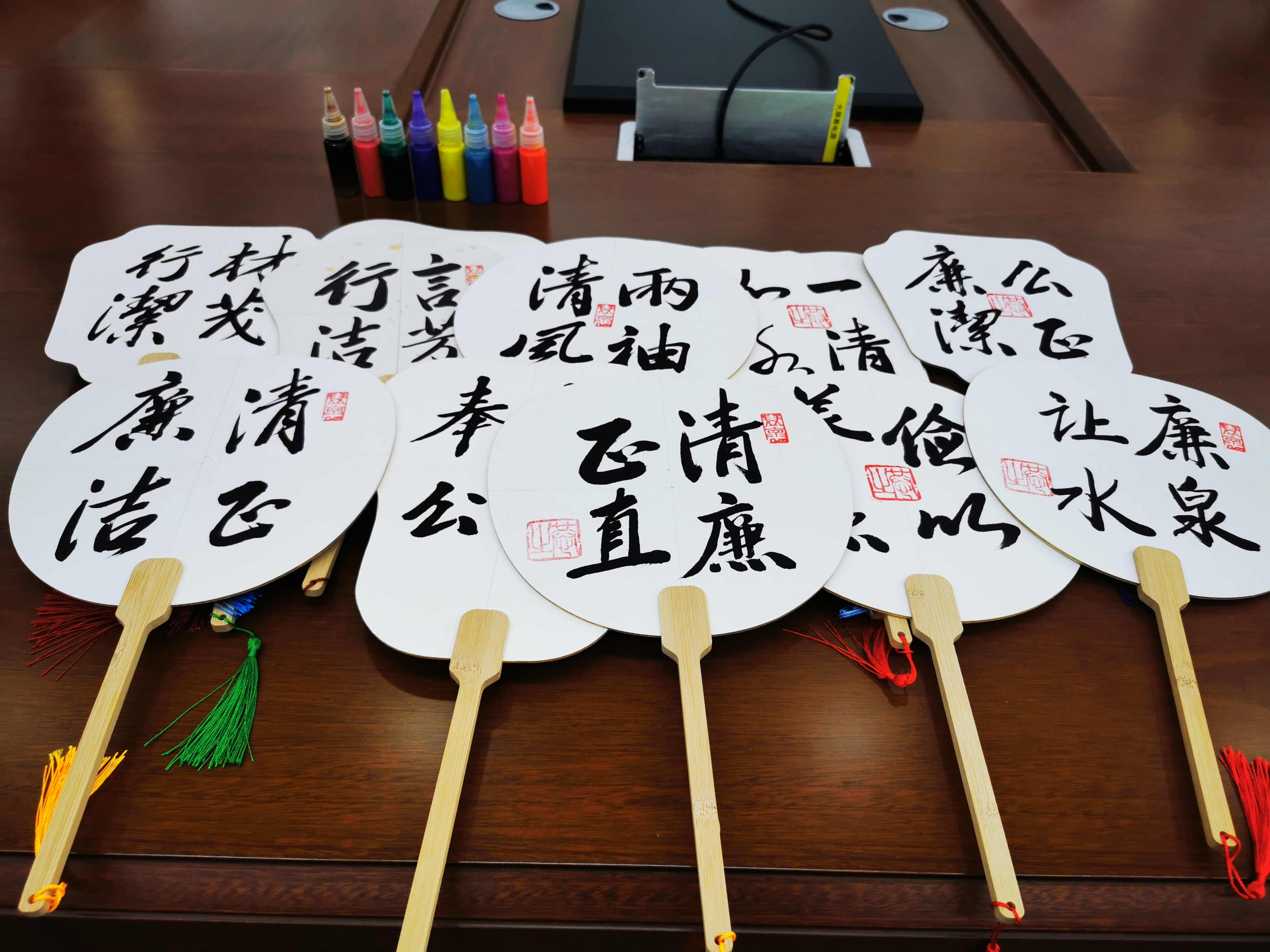维多利亚老品牌vic(集团)官方网站