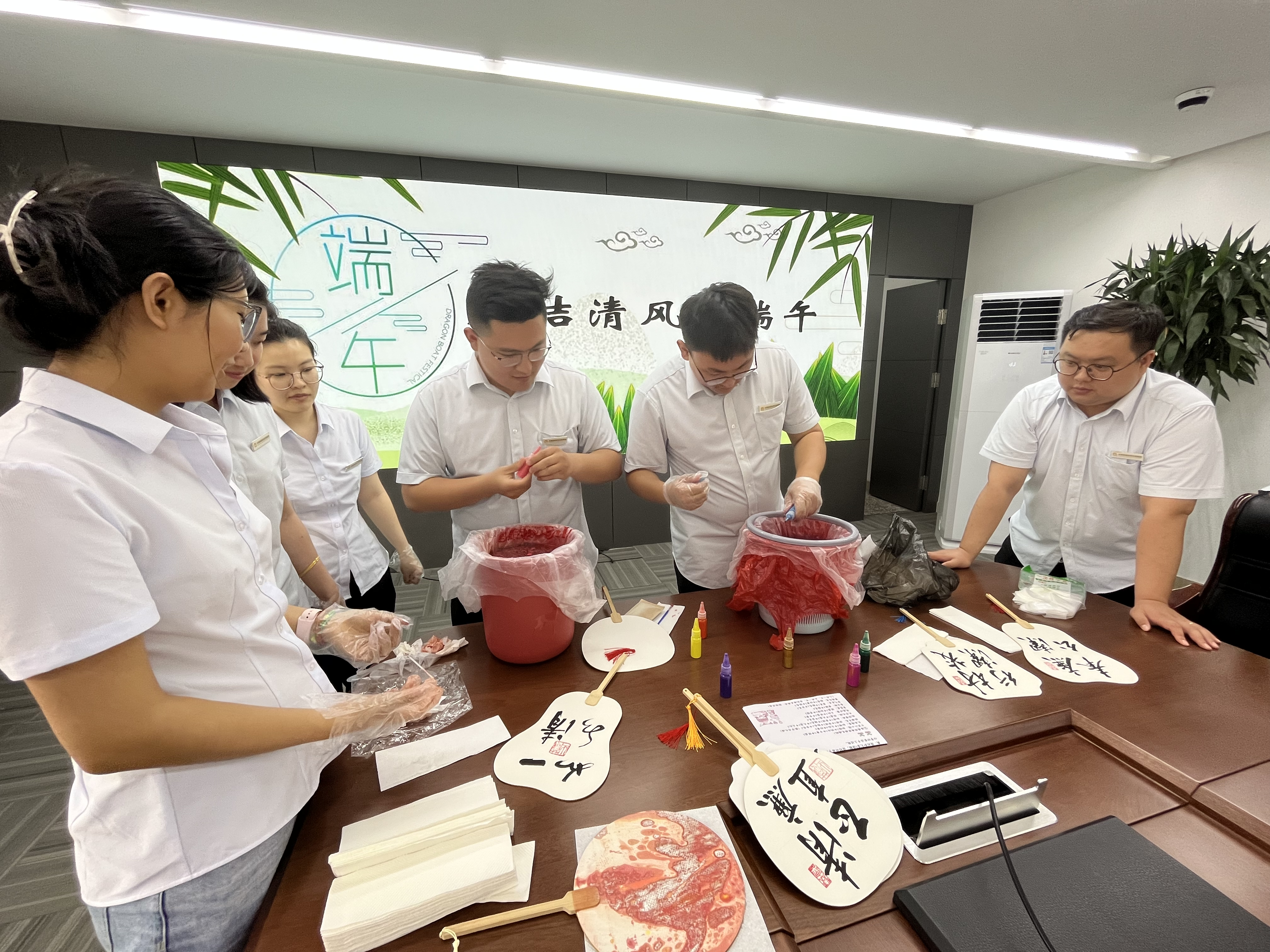 维多利亚老品牌vic(集团)官方网站