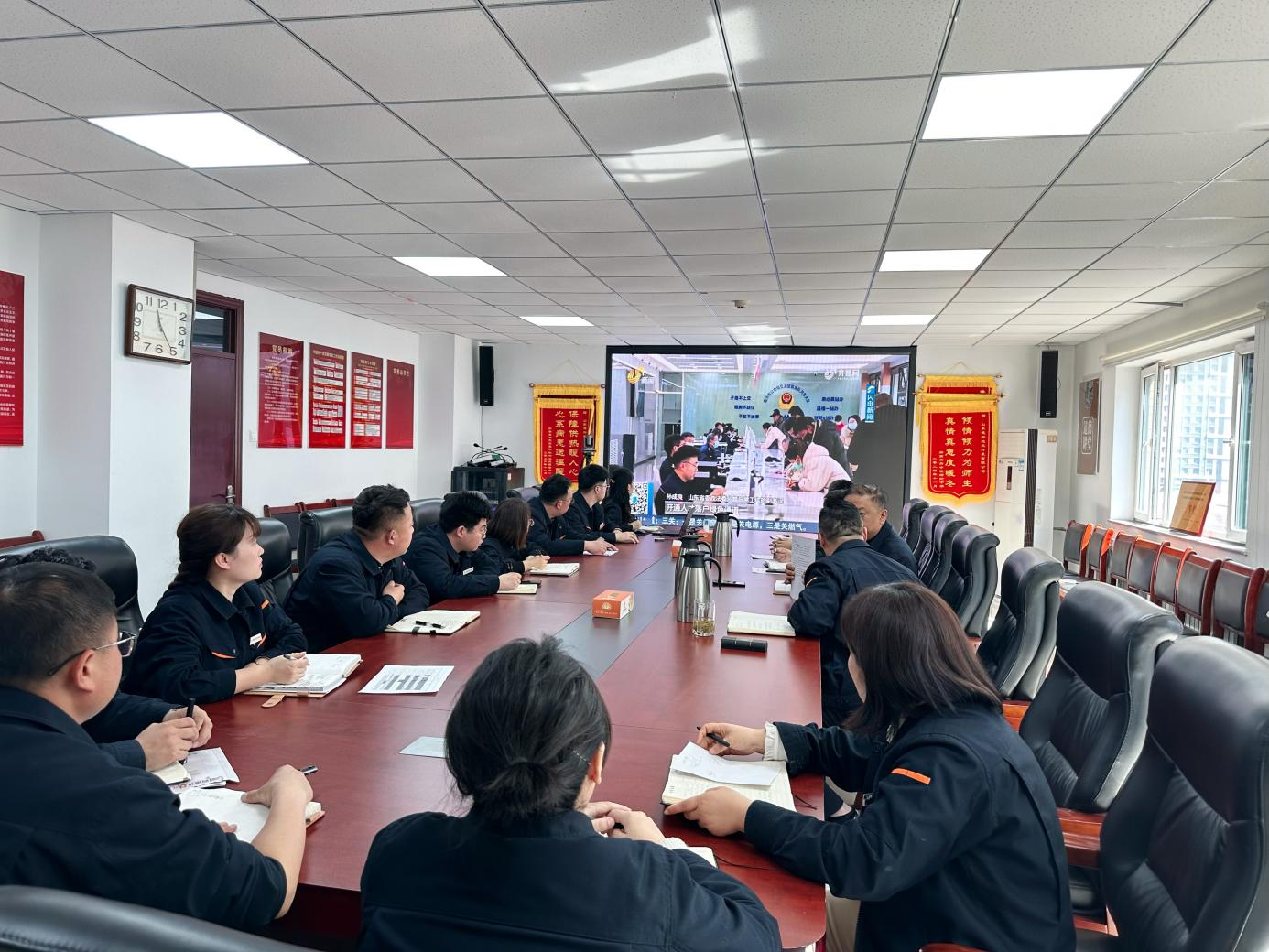 维多利亚老品牌vic(集团)官方网站